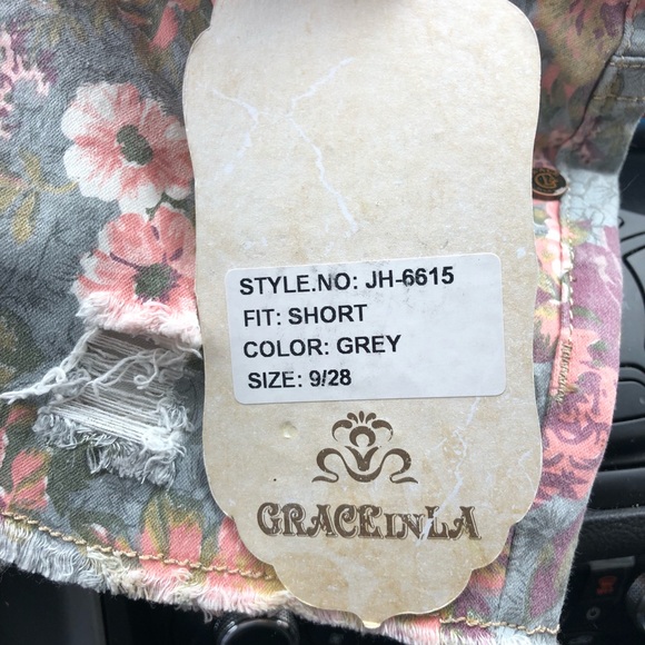 NWT Floral Jean Shorts - Picture 5 of 7